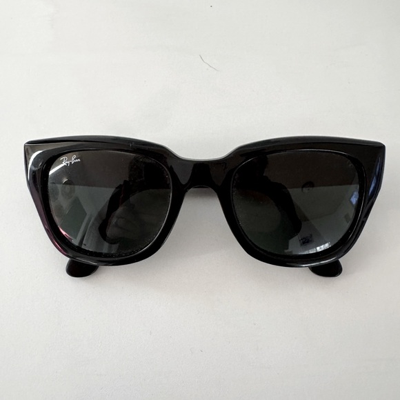 Ray-Bans Black Wayfarer Women’s RB 4178 52 mm Cat Eye Sunglasses RayBans - Picture 15 of 15